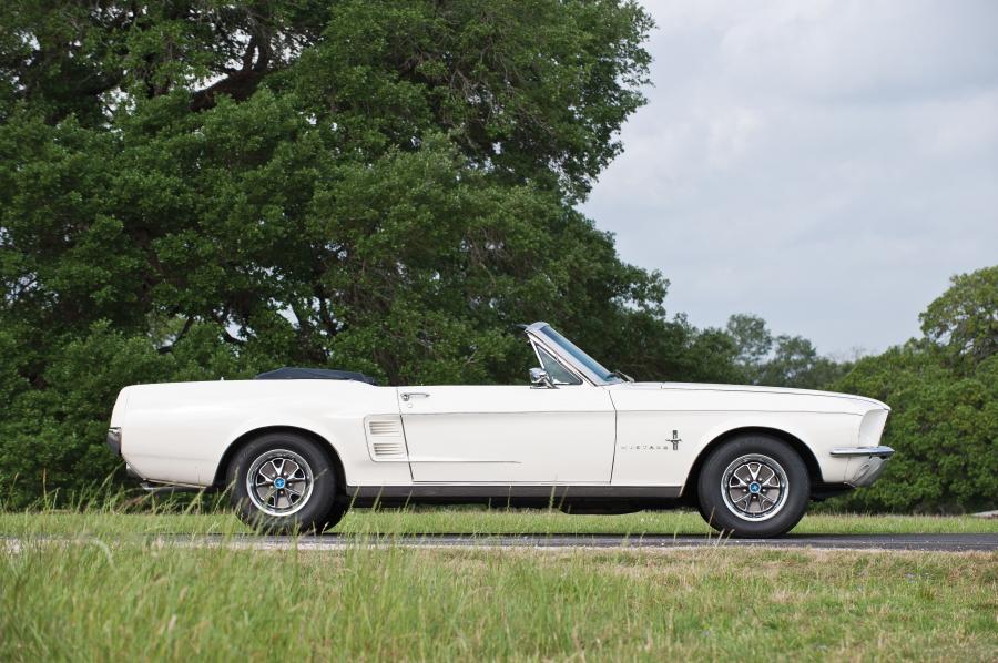  Ford Mustang Convertible 1967 года  (фото 34 из 44)